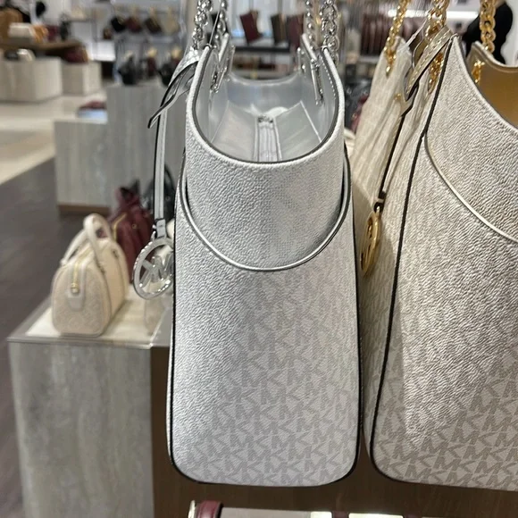 MICHAEL KORS 
Jet Set Travel Large Signature Chain Shoulder Tote Bag
Silver 
NWT - Picture 4 of 16